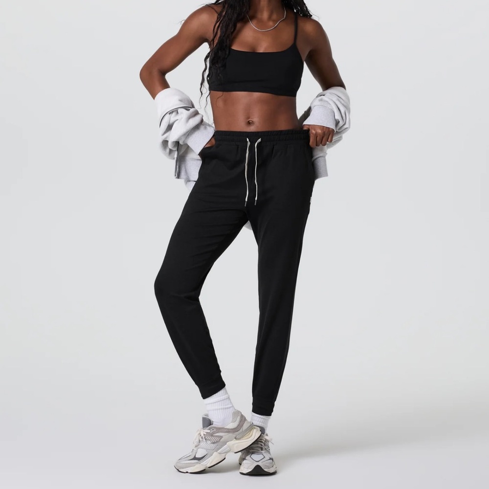 Vuori Women’s Performance Joggers in Heather Black XS NWT NEW with TAGS